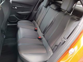 PEUGEOT e-2008 GT-LINE