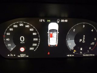 VOLVO XC60 Momentum Pro, B4 AWD mild hybrid (D) automatico