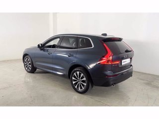 VOLVO XC60 Momentum Pro, B4 AWD mild hybrid (D) automatico
