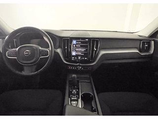 VOLVO XC60 Momentum Pro, B4 AWD mild hybrid (D) automatico