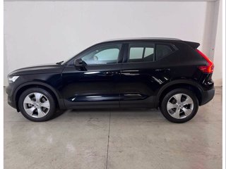VOLVO XC40 Momentum Pro, D3 AWD automatico