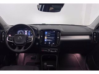VOLVO XC40 Momentum Pro, D3 AWD automatico