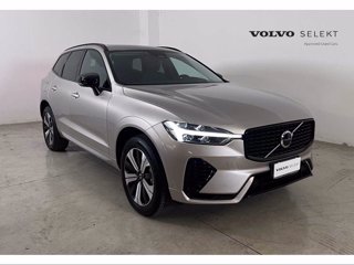 VOLVO XC60 Recharge Plus, T6 AWD ibrido plug-in, Elettrica/Benzina, Dark