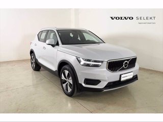 VOLVO XC40 Momentum Pro, T2 automatico Micro Hybrid