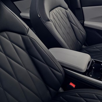 18 CX740S Int Feature Centre Console Notalent 1000X1000