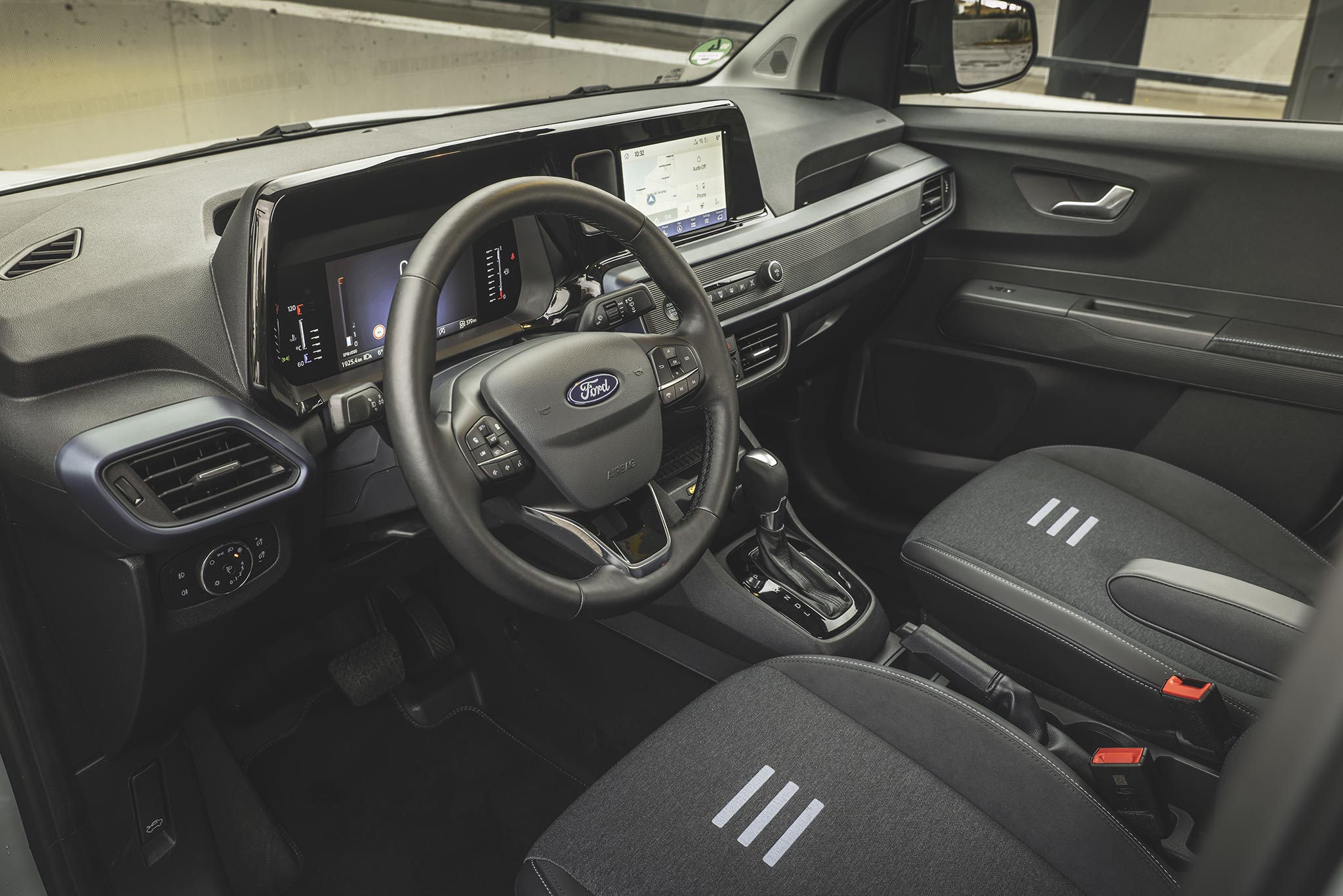 Transit Courier Cactus Grey 015 LOW