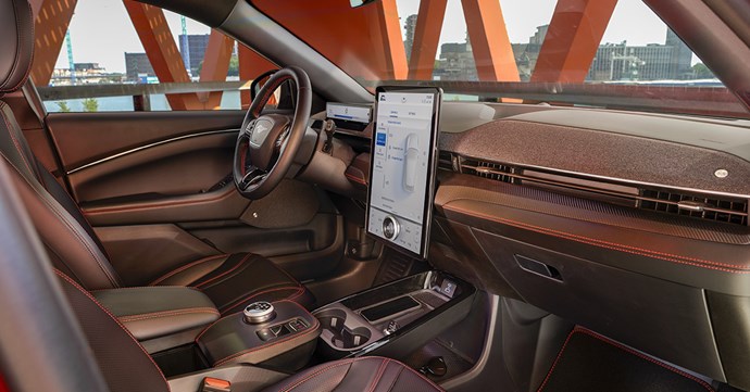 Ford Mustang Mach E Elettrica Interni E Tecnologie Di Guida Padova Rovigo Chioggia Bassano Este 1200X628