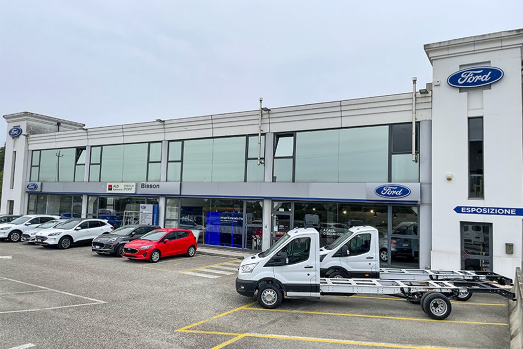 Ponte Alto Rovigo Ford Store 01