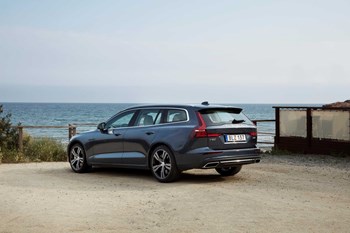 228901 New Volvo V60 D4 Inscription Denim Blue