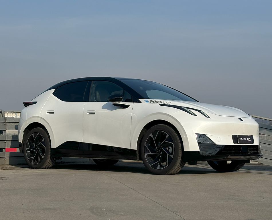 LYNK&CO 02 BANNER 770