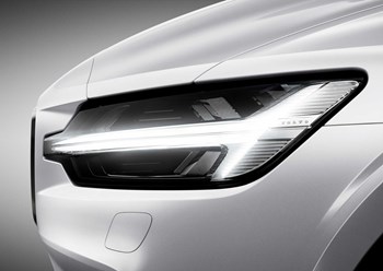 265662 V60 R Design In Crystal White Pearl