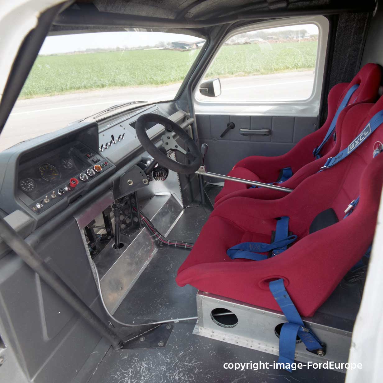 Supervan Original Cn Uk 1984 Copyright Image Fordeurope Imm Gallery Transit60 30