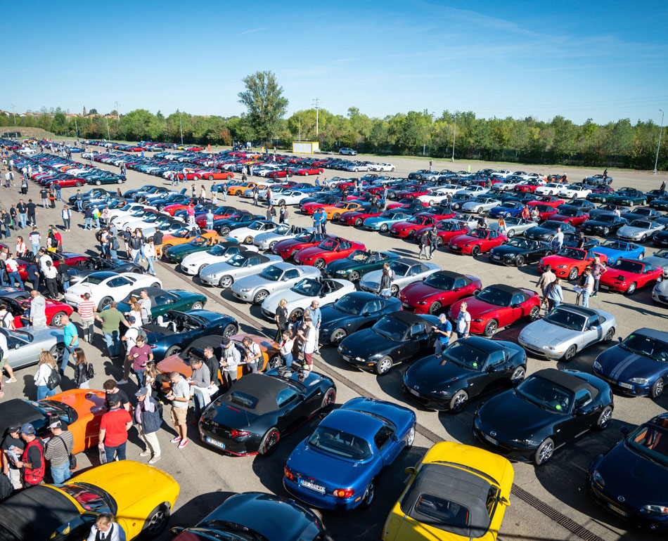 950X770 Mazda Record