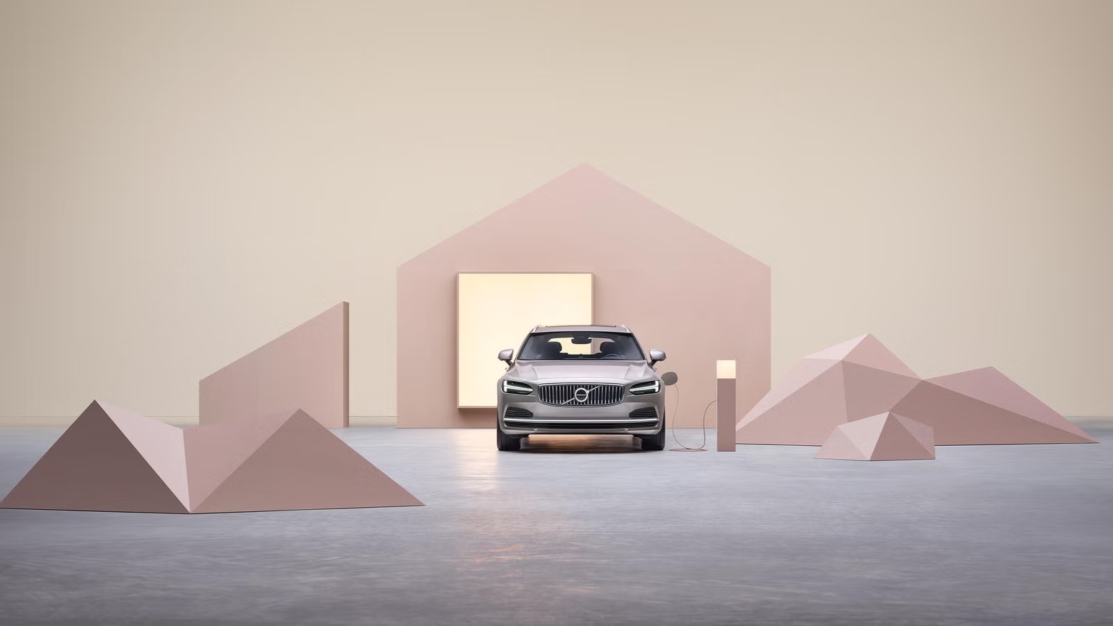 V90 Hybrid Gallery 1 16X9