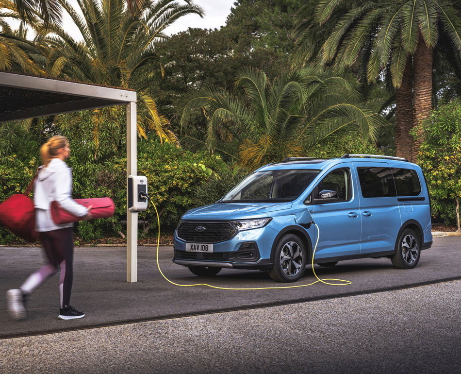 950X770 Nuovo Tourneo Connect Plu In Hybrid