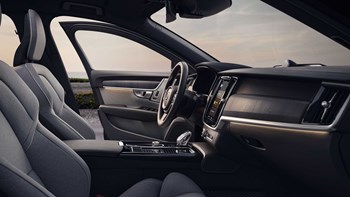 295001 V90 Recharge T8 Platinum Grey