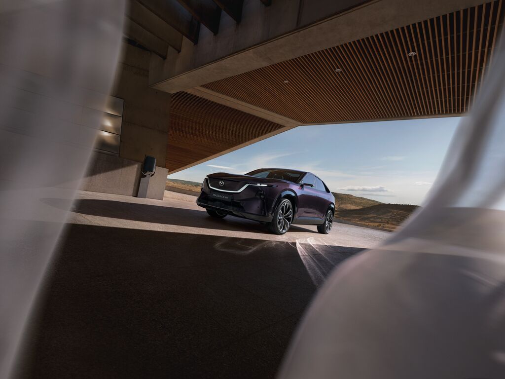 Medium 2025 CX 6E GER LHD C001b EXT FQ Nightfall Violet High+ CMYK